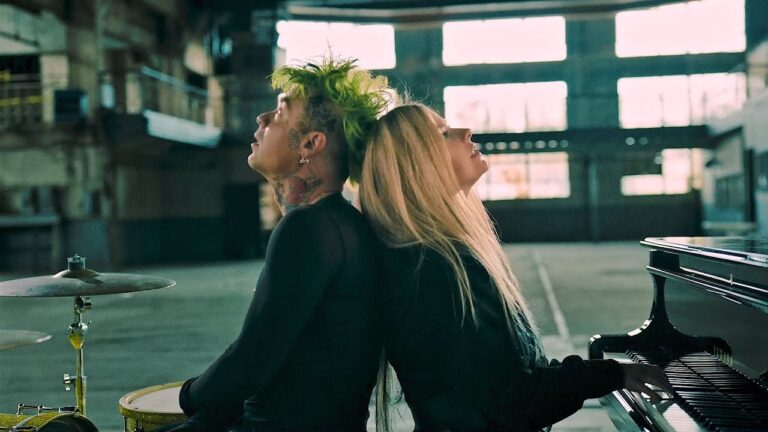 Mod Sun - &Quot;Flames&Quot; (Feat. Avril Lavigne) - Official Video 3 Mod Sun - &Quot;Flames&Quot; (Feat. Avril Lavigne) - Official Video