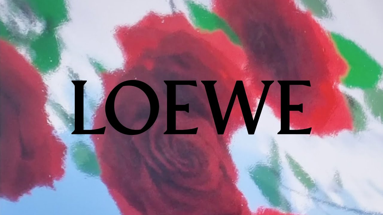 LOEWE Spring Summer 2022 women’s runway collection