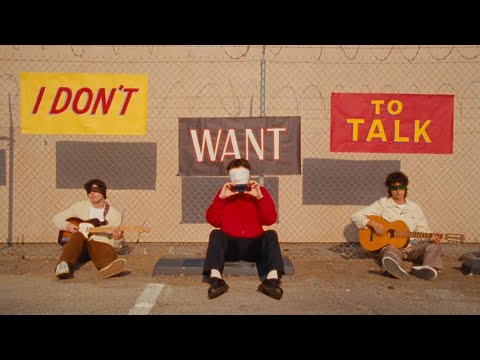 Wallows - I Don'T Want To Talk (Official Video) 3 Wallows - I Don'T Want To Talk (Official Video)