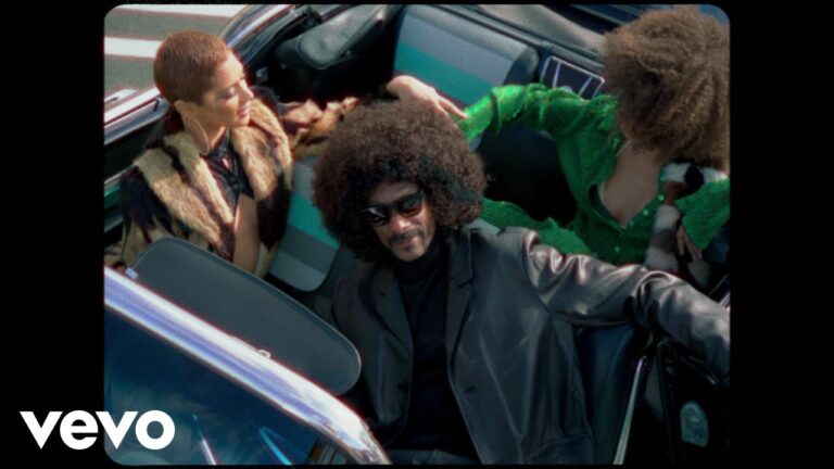Snoop Dogg, Blxst - Go To War (Official Video) 10 Snoop Dogg, Blxst - Go To War (Official Video)