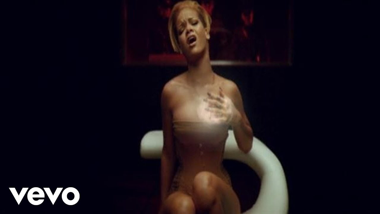 Rihanna - Russian Roulette (Official Music Video)