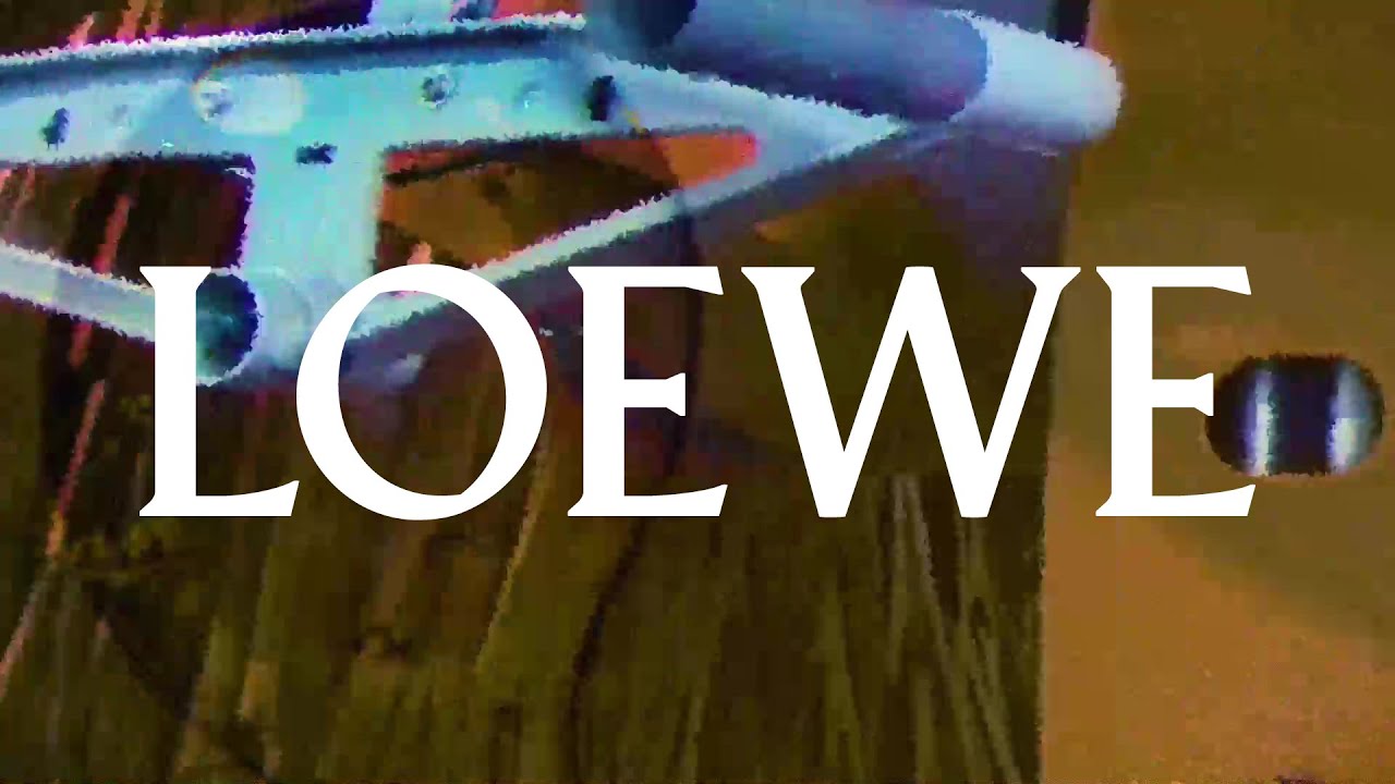 LOEWE Fall Winter 2022 women’s runway collection
