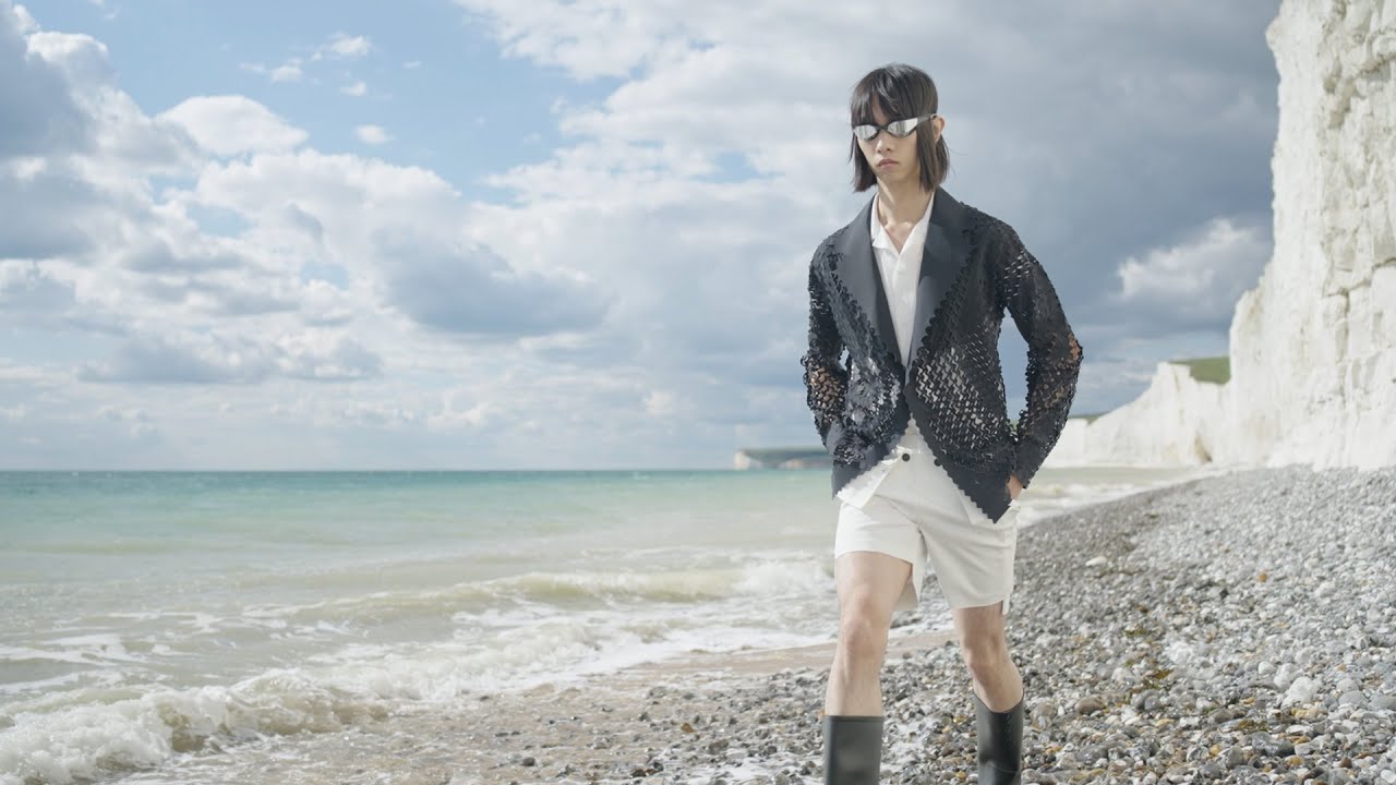 DiscoveryLab presents: Xu Zhang SS23 Collection "Breath in Ocean" with London Fashion Week