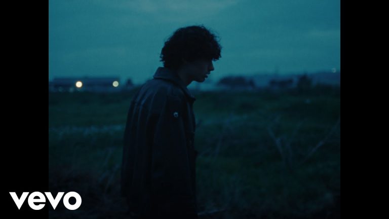 Glaive - All I Do Is Try My Best (Official Video) 4 Glaive - All I Do Is Try My Best (Official Video)