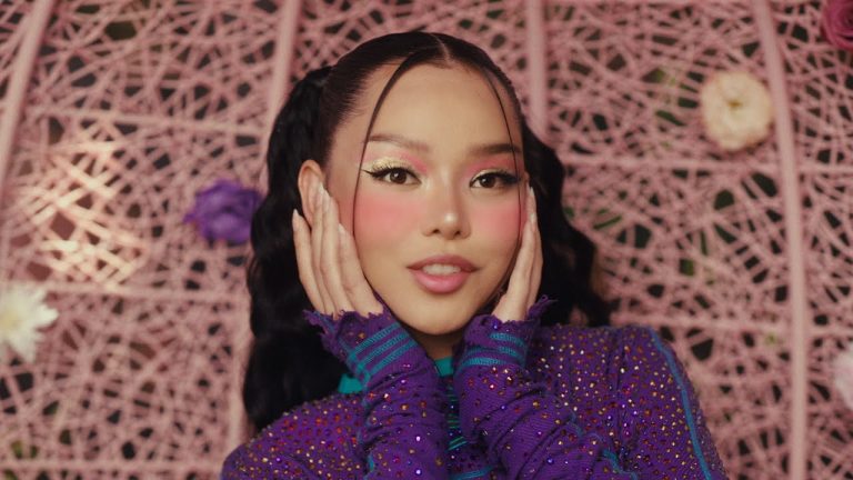 Bella Poarch &Amp; Lauv - Crush (Official Music Video) 4 Bella Poarch &Amp; Lauv - Crush (Official Music Video)