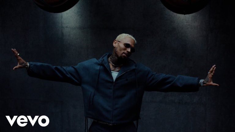 Chris Brown - Sensational (Official Video) Ft. Davido, Lojay 4 Chris Brown - Sensational (Official Video) Ft. Davido, Lojay
