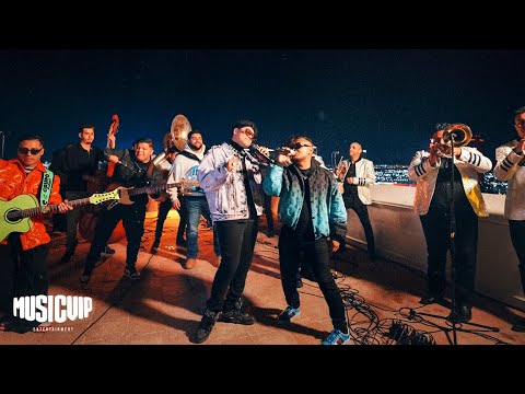 Grupo Firme - José Torres - Alfombra Roja - (Video Oficial) 2 Grupo Firme - José Torres - Alfombra Roja - (Video Oficial)