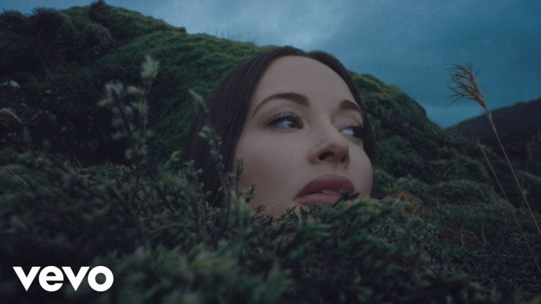 Kacey Musgraves - Deeper Well (Official Music Video) 4 Kacey Musgraves - Deeper Well (Official Music Video)