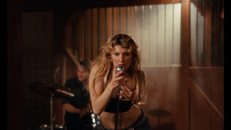 Dasha - Austin (Official Music Video) 5 Dasha - Austin (Official Music Video)