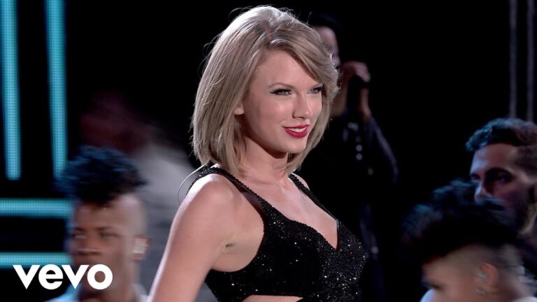 Taylor Swift - New Romantics 8 Taylor Swift - New Romantics