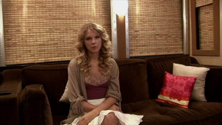 Behind-The-Scenes In Band Hero With Taylor! 6 Behind-The-Scenes In Band Hero With Taylor!