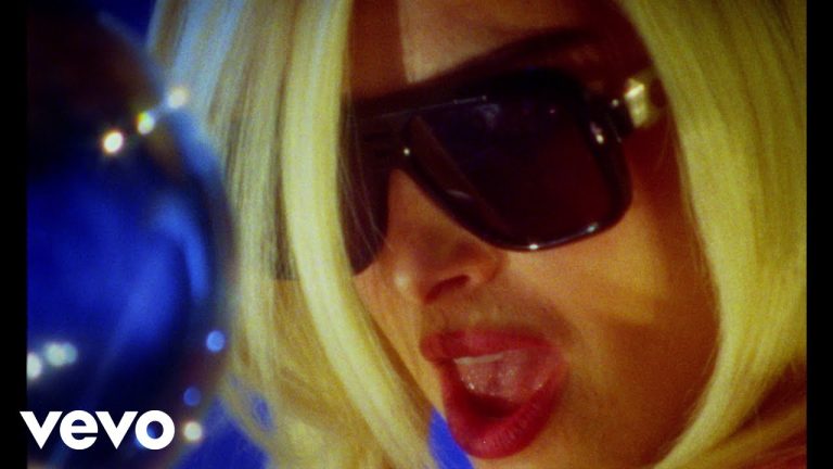 Addison Rae - Fame Is A Gun (Official Video) 4 Addison Rae - Fame Is A Gun (Official Video)