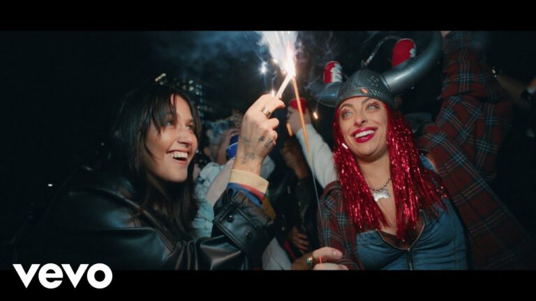Chelsea Cutler - Bad (Official Video) 9 Chelsea Cutler - Bad (Official Video)