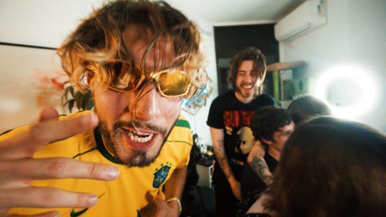 Bbno$ - Come To Brazil (Official Music Video) 4 Bbno$ - Come To Brazil (Official Music Video)