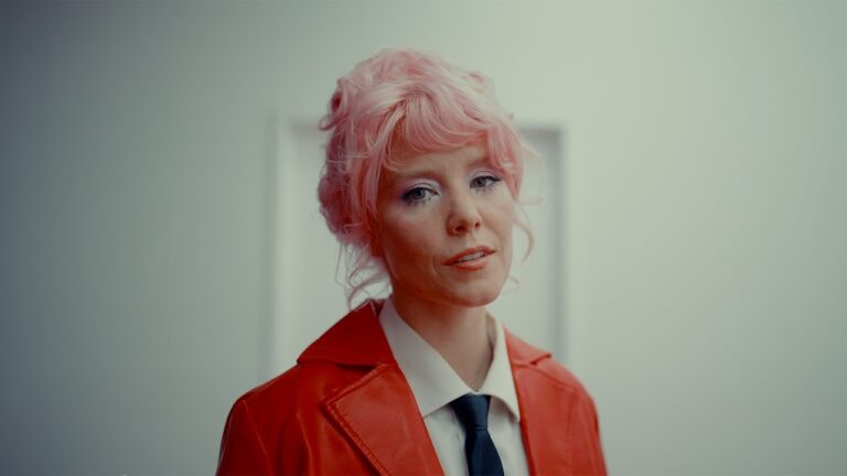 New Constellations - Dandelion (Official Music Video) 1 New Constellations - Dandelion (Official Music Video)