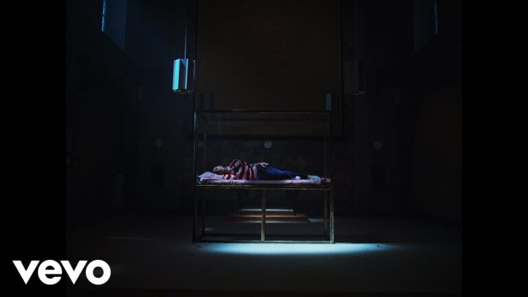Gracie Abrams - Hit The Wall (Official Music Video) 2 Gracie Abrams - Hit The Wall (Official Music Video)