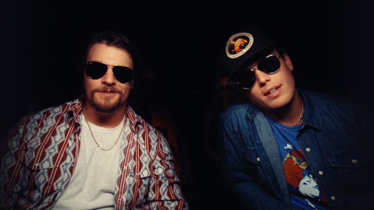 Gavin Adcock, Hudson Westbrook - Cheap Thrills (Official Music Video) 1 Gavin Adcock, Hudson Westbrook - Cheap Thrills (Official Music Video)
