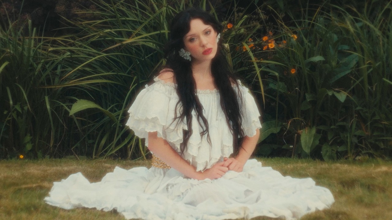 Holly Humberstone - it’s just White Noise