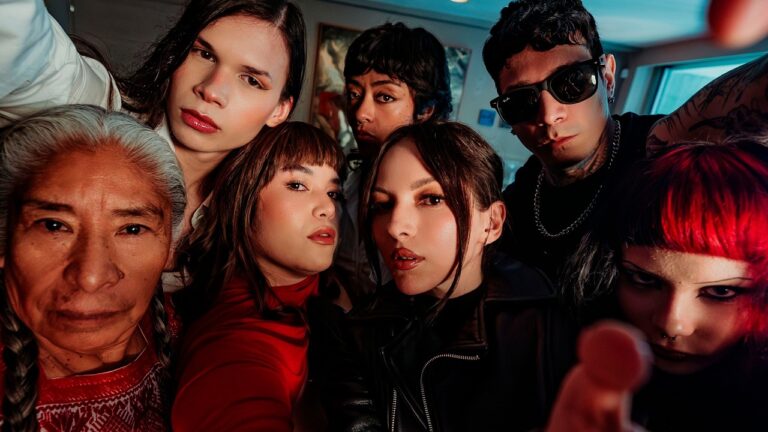 Paty Cantú - Tres Veces (Video Oficial) 3 Paty Cantú - Tres Veces (Video Oficial)