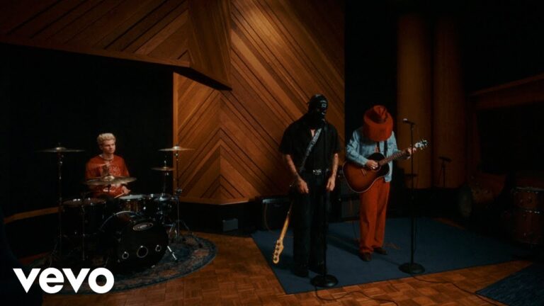 Redghost, Red Leather, Wesghost - Truecolors (Official Video) 3 Redghost, Red Leather, Wesghost - Truecolors (Official Video)