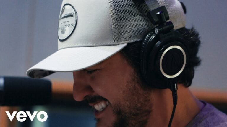 Luke Bryan, Luke Combs - Finders Keepers 1 Luke Bryan, Luke Combs - Finders Keepers