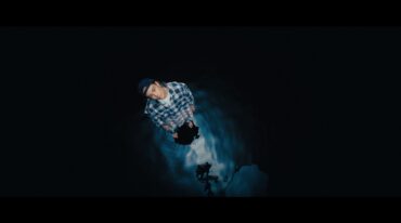 Tash Sultana - Something In The Water (Official Music Video) 2 Tash Sultana - Something In The Water (Official Music Video)