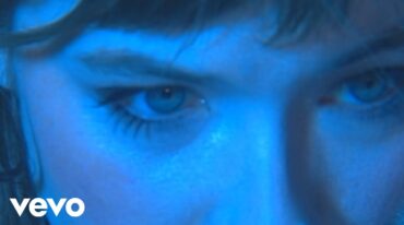 Kate Bollinger - I Never Wanna Say Goodbye (Official Video) 1 Kate Bollinger - I Never Wanna Say Goodbye (Official Video)