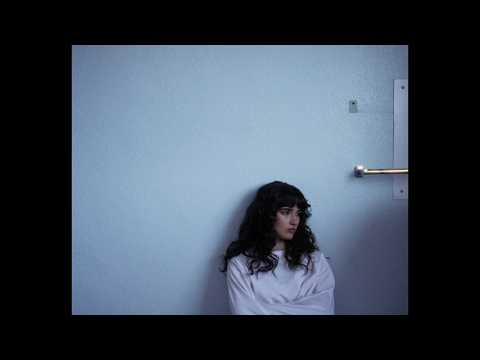 Asha Banks - Edgeways (Official Visualiser) 1 Asha Banks - Edgeways (Official Visualiser)